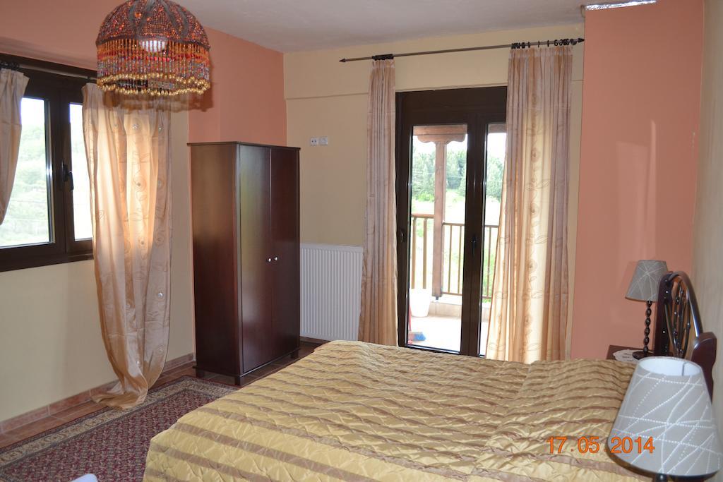 Mouson Melathron Hotell Elafina Rum bild