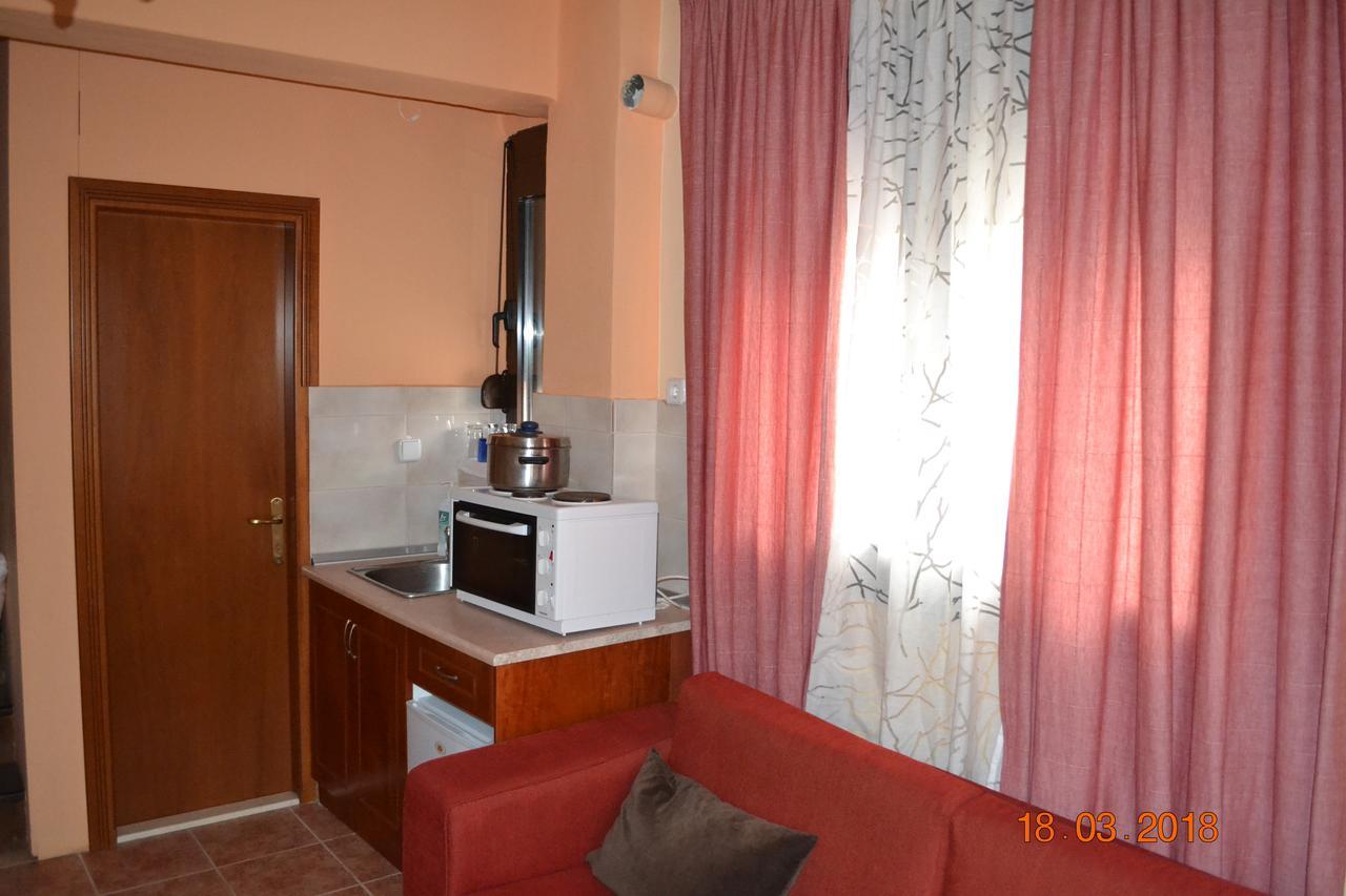 Mouson Melathron Hotell Elafina Exteriör bild